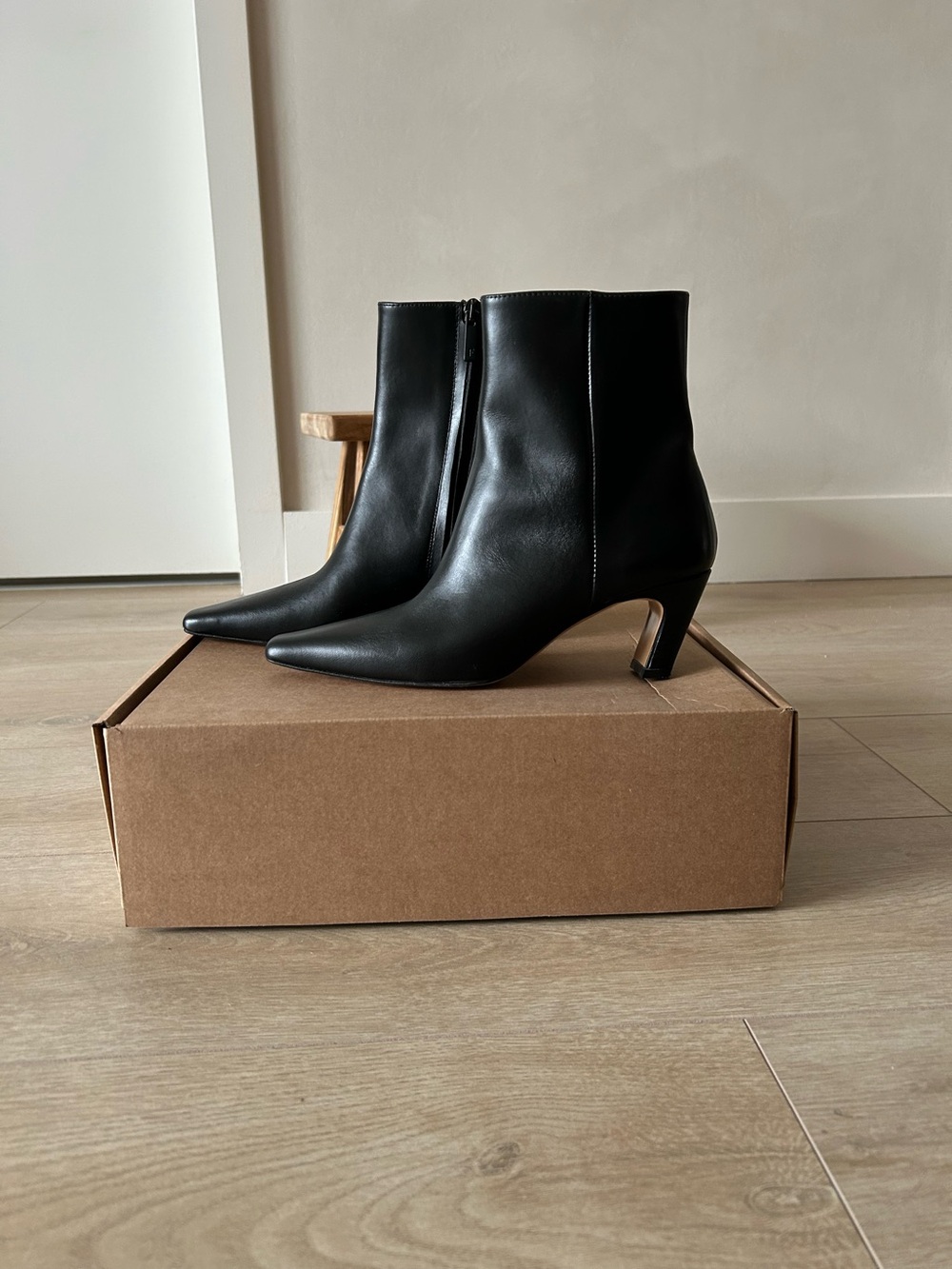 Flattered Xena Black Pointed-Toe Leather Ankle Boots - Women, barely worn